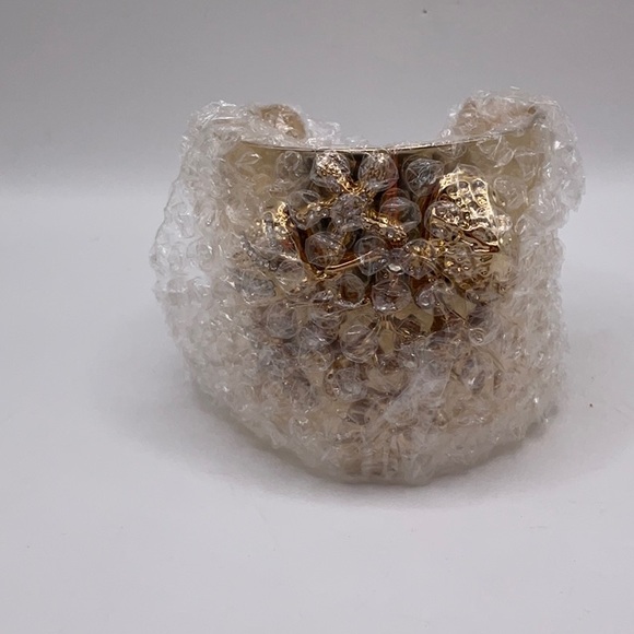 Lilly Pulitzer Gold Metallic Beach Comber Shell Cuff - Picture 5 of 7